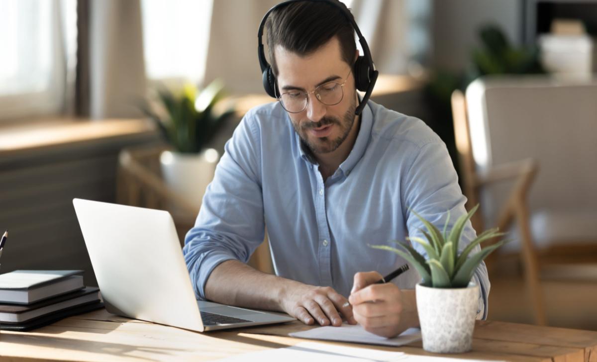 IT professional on a customer service phone call