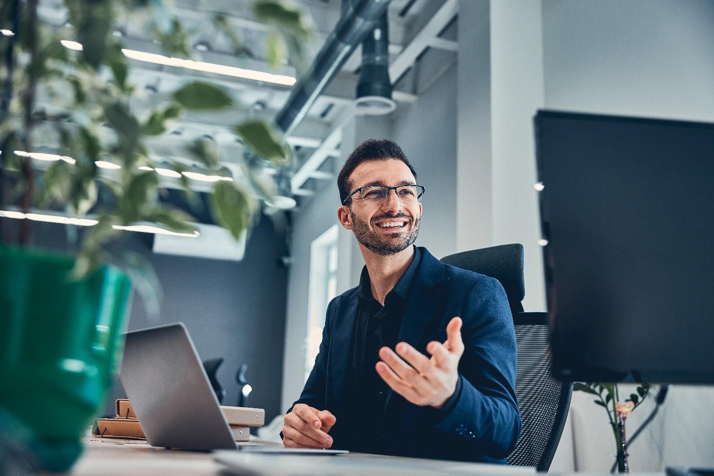 An IT professional working with an outsourced network operations center (NOC).